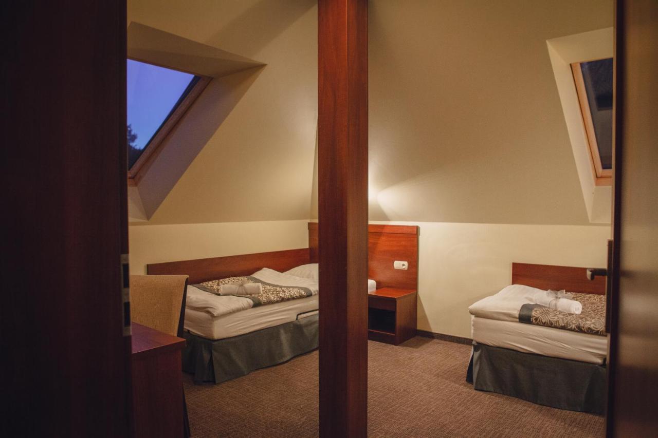 Nad Borkiem Hotel Kosarzyn  Eksteriør billede
