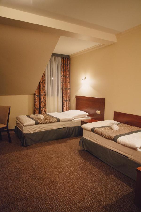 Nad Borkiem Hotel Kosarzyn  Eksteriør billede
