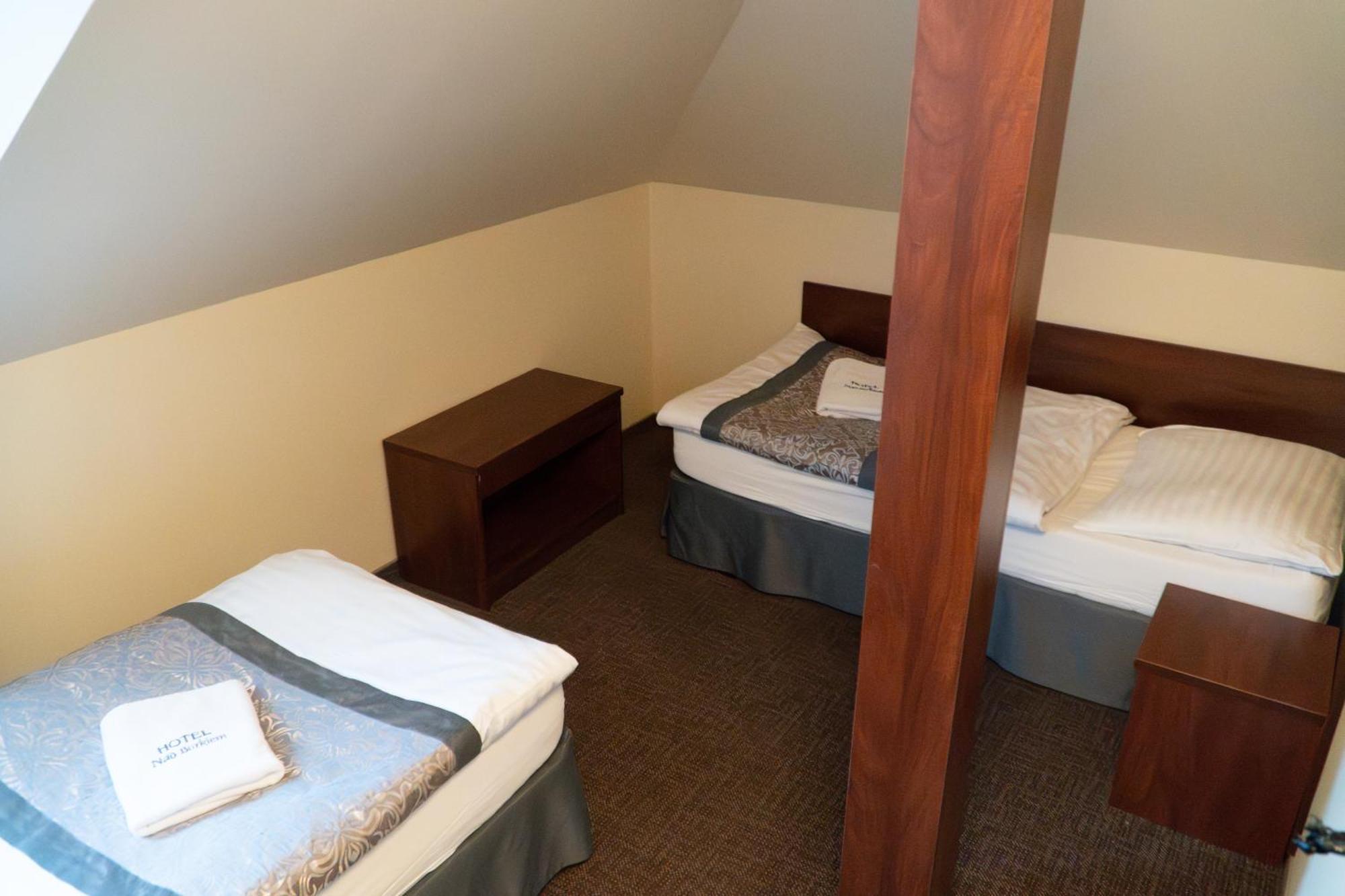 Nad Borkiem Hotel Kosarzyn  Eksteriør billede