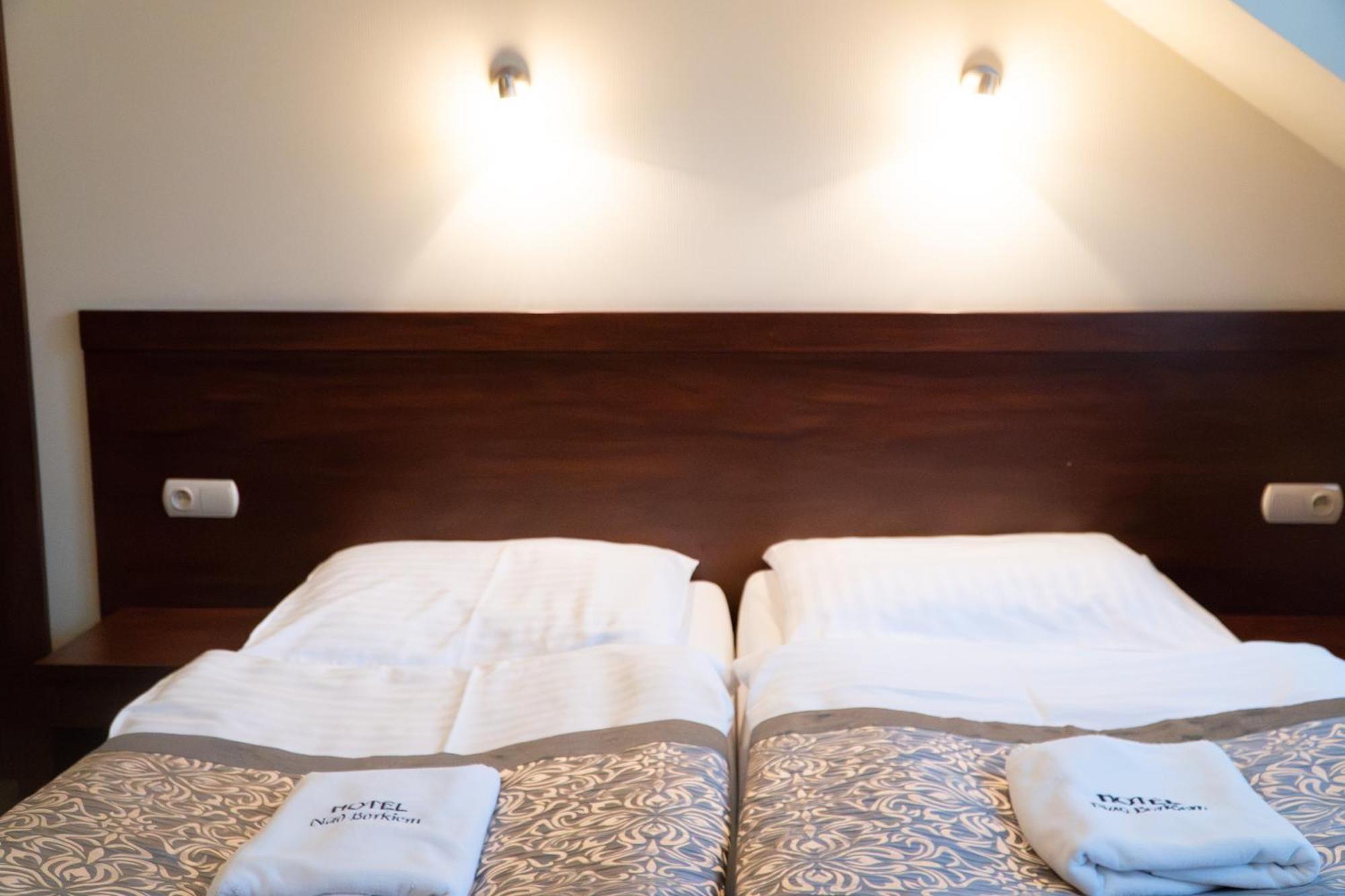 Nad Borkiem Hotel Kosarzyn  Eksteriør billede